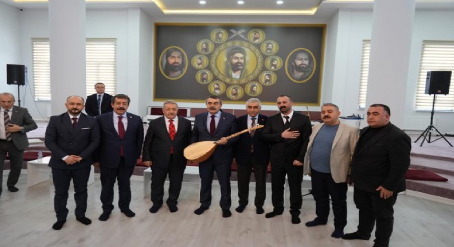 Tekin, Erzurum'da cemevini ziyaret etti